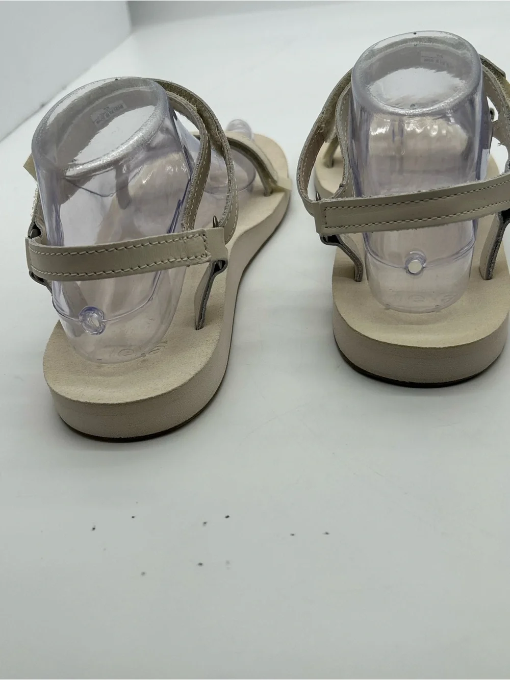Teva Women’s Universal Slim Leather Beige Strappy Sandals size 8W NWOT